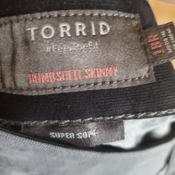 Torrid Jeans Womens 18 Gray Bombshell Skinny Distressed Stretch Denim - Picture 2 of 10